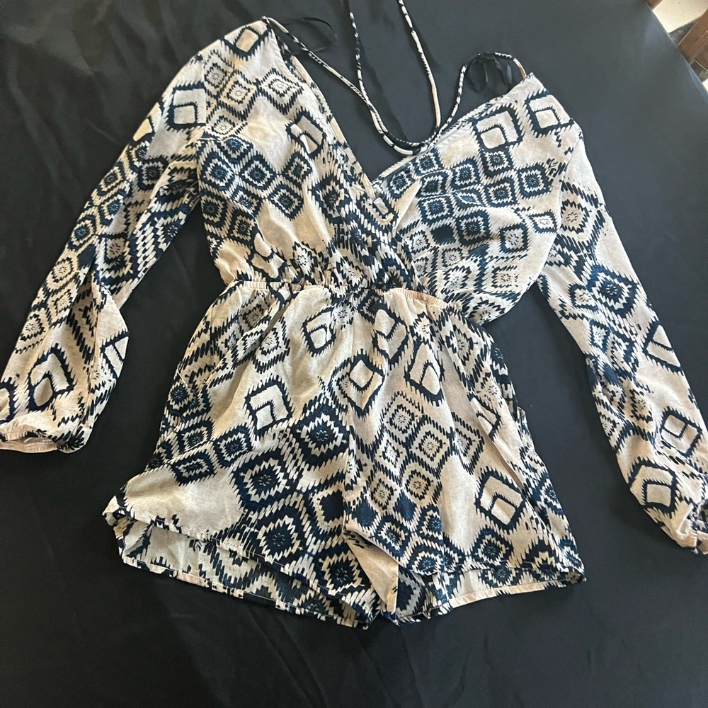 One Clothing Blue and Cream Patterned Blouse